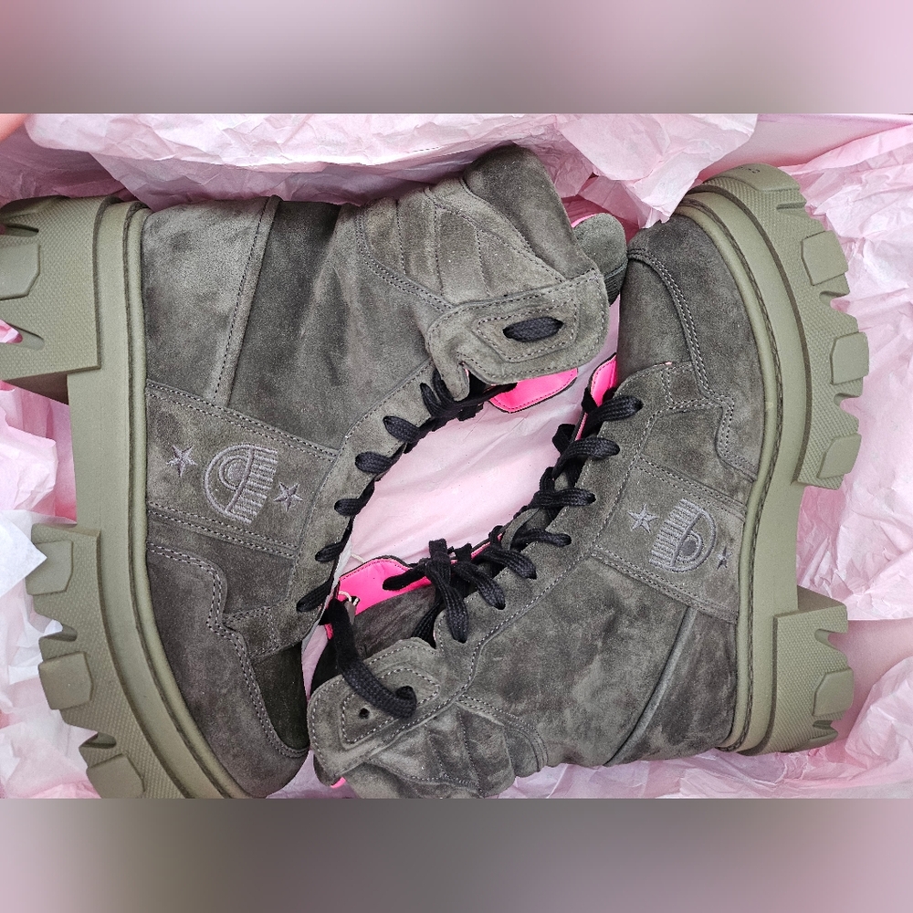 Chiara Ferragni  Military Green Boots with Pink Accents